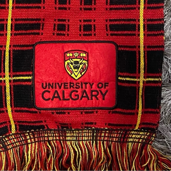 University of Calgary Red plaid fringed edge scarf. Size S. Used. - Picture 2 of 5